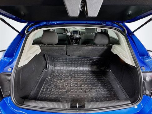 Used 2017 Chevrolet Cruze LT w/ Convenience Package image 17