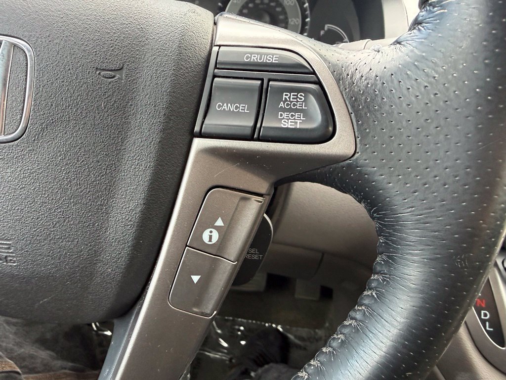 Used 2016 Honda Odyssey Touring Elite image 18