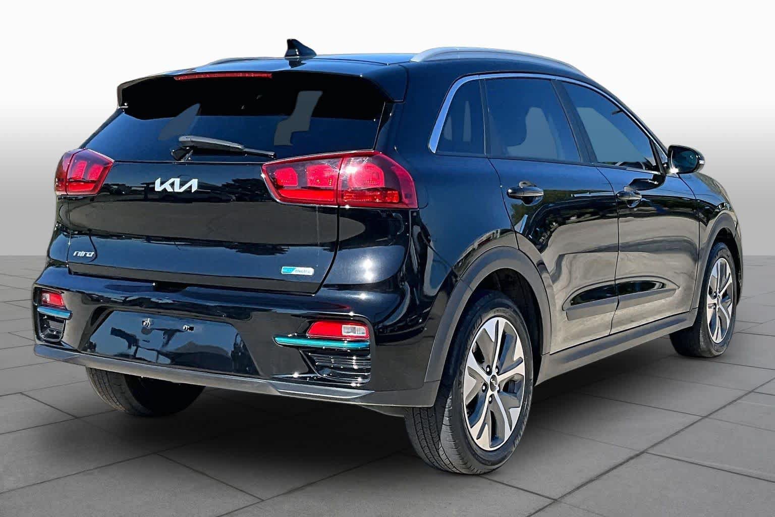 Used 2022 Kia Niro EX FWD image 12