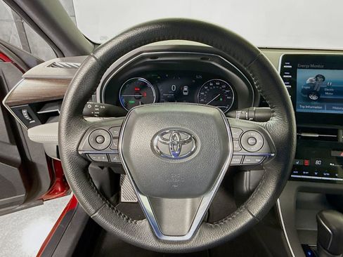 Used 2021 Toyota Avalon XLE image 11