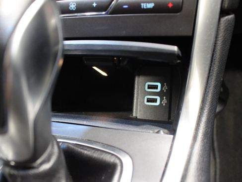 Used 2016 Ford Edge Titanium AWD/4WD image 18