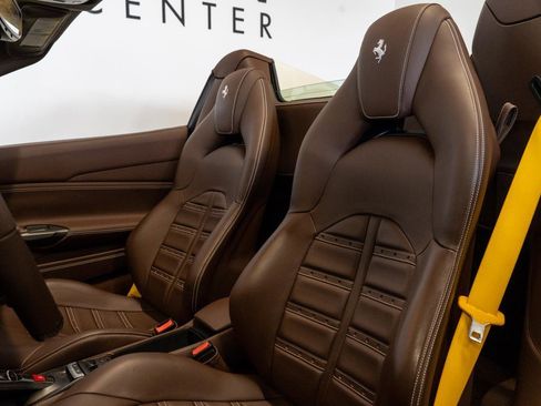 Used 2018 Ferrari 488 Spider image 5