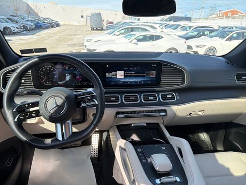 Used 2025 Mercedes-Benz GLS 450 4MATIC image 12