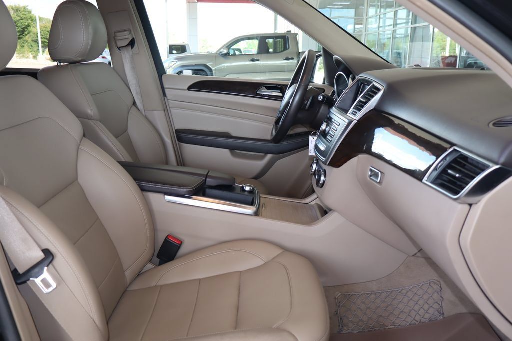 Used 2015 Mercedes-Benz ML 250 BlueTEC 4MATIC image 43