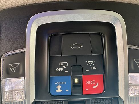 Used 2023 RAM 2500 Laramie AWD/4WD image 31