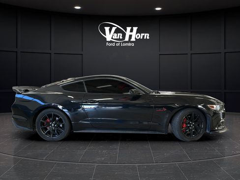 Used 2017 Ford Mustang GT Premium w/ Equipment Group 401A RWD image 8