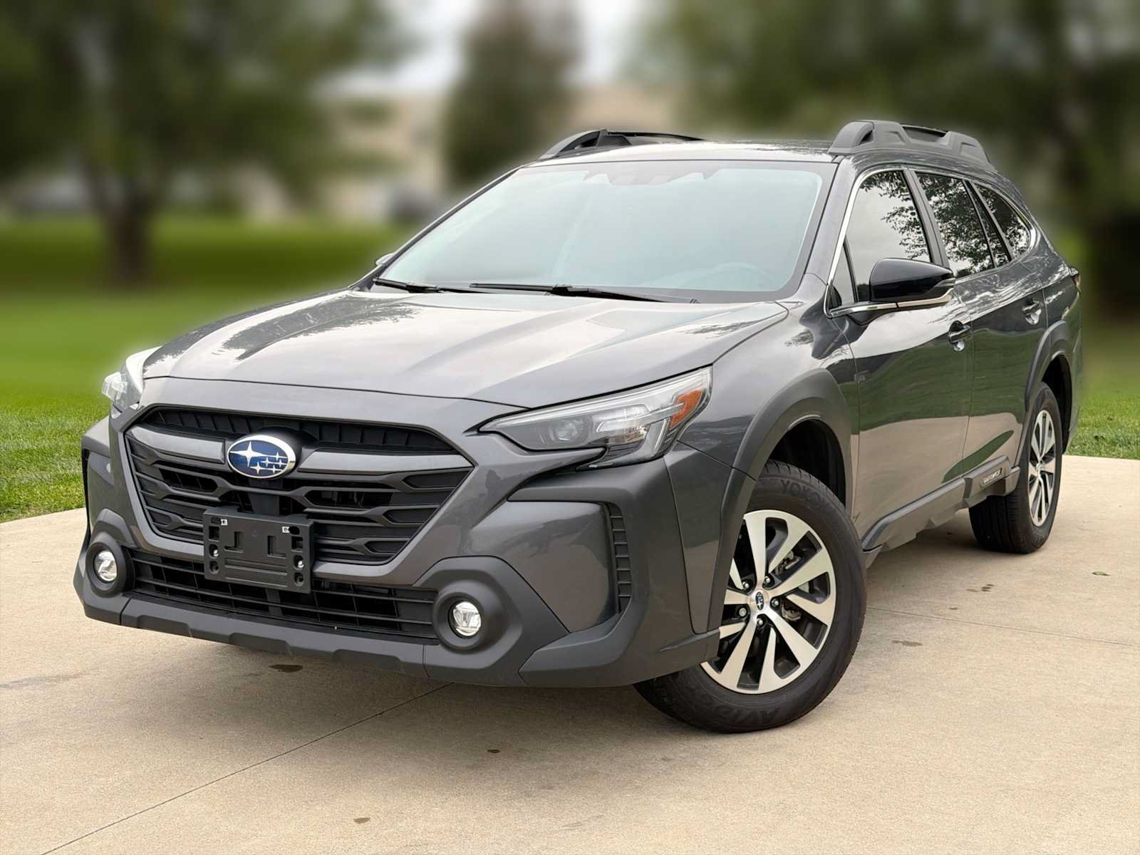 Certified 2025 Subaru Outback Premium AWD/4WD image 1