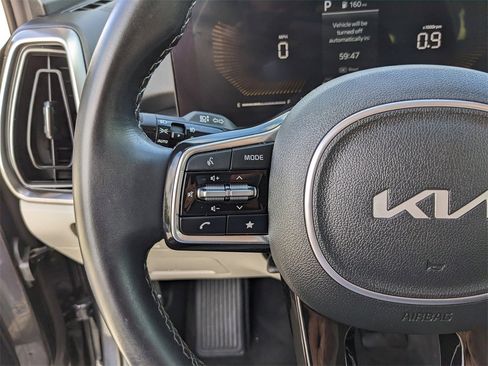 Certified 2025 Kia Sorento EX image 33