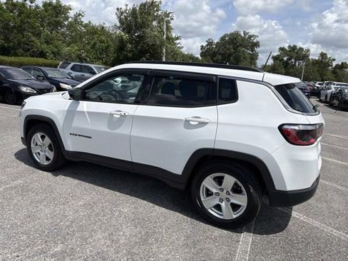 Used 2022 Jeep Compass Latitude FWD image 4