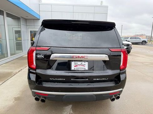 Used 2021 GMC Yukon Denali w/ Denali Premium Package image 39