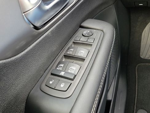 New 2026 Chrysler Pacifica Select FWD image 15