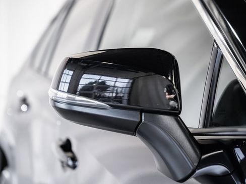 Used 2020 Toyota RAV4 XLE Premium image 15