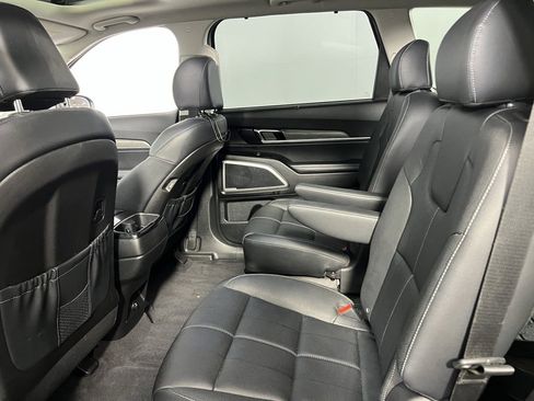 Used 2022 Kia Telluride EX w/ EX Premium Package image 26