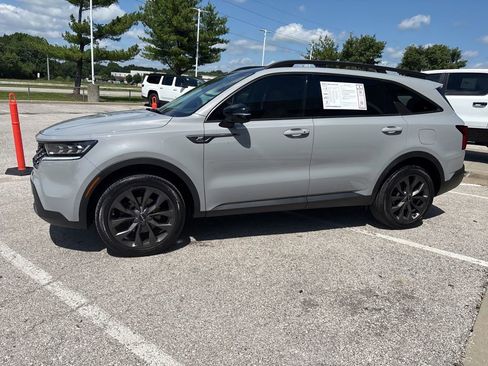 Used 2023 Kia Sorento SX Prestige AWD/4WD image 16