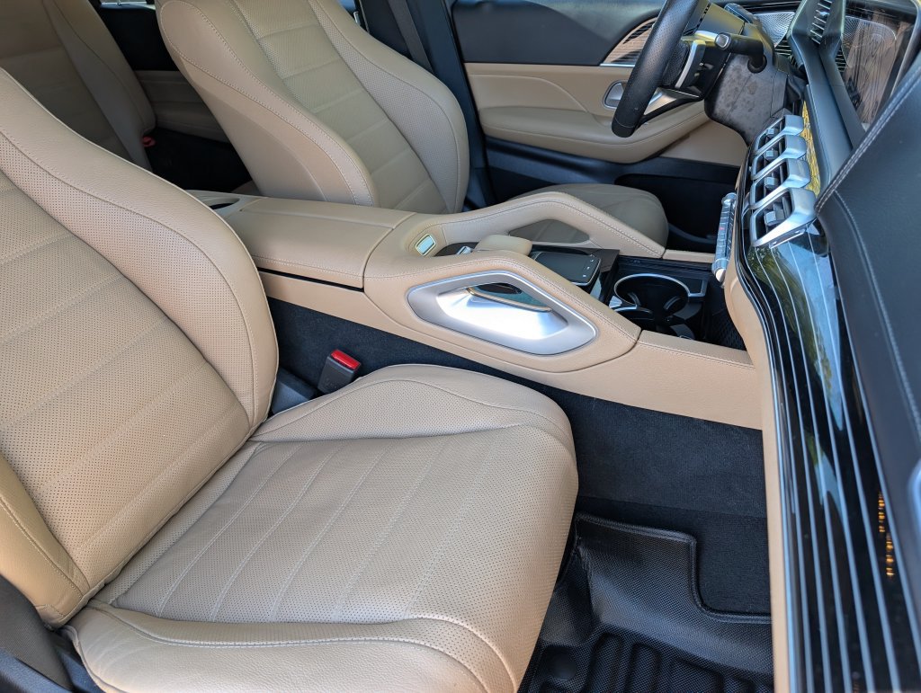 Used 2024 Mercedes-Benz GLS 450 4MATIC image 24