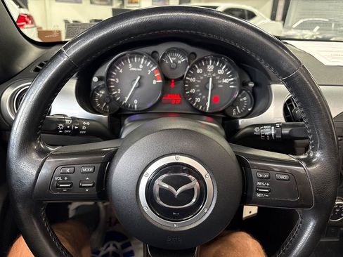 Used 2014 MAZDA MX-5 Miata Club RWD image 38