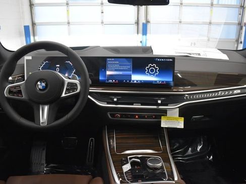 New 2026 BMW X5 xDrive40i w/ M Sport Package AWD/4WD image 5