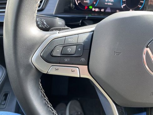 Used 2025 Volkswagen Atlas Cross Sport SE image 26