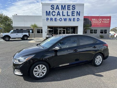 Used 2021 Hyundai Accent SE image 1