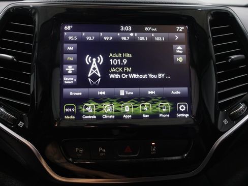 Used 2020 Jeep Cherokee Limited w/ Technology Group AWD/4WD image 29