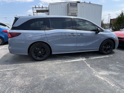 Used 2023 Honda Odyssey Sport image 7