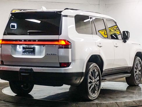 Used 2025 Lexus GX 550 image 4