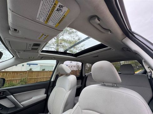 Used 2014 Subaru Forester 2.5i Premium AWD/4WD image 26