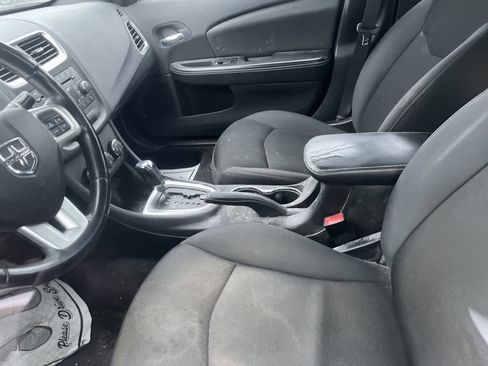 Used 2013 Dodge Avenger SXT image 26