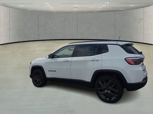 New 2026 Jeep Compass Latitude image 7