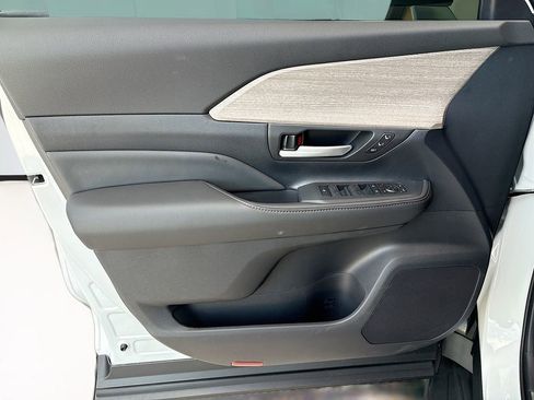 New 2026 Toyota Grand Highlander FWD image 24