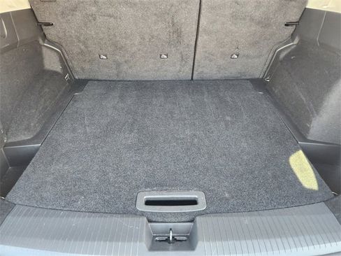 Used 2023 Nissan Rogue SV image 32