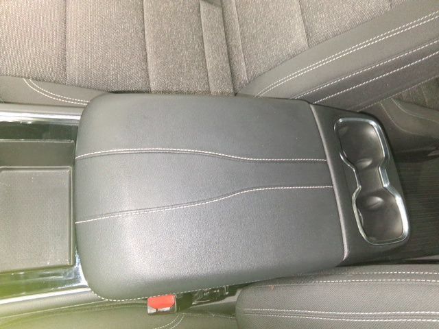 Used 2025 Chevrolet Traverse LT AWD/4WD image 33