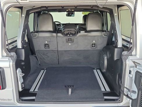 Used 2022 Jeep Wrangler Unlimited Rubicon w/ Xtreme Recon 35" Tire Package image 35