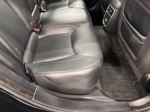 Used 2013 Chrysler 300 AWD w/ Driver Convenience Group image 24