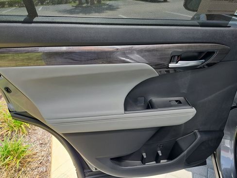 New 2026 Toyota Highlander Limited AWD/4WD image 30