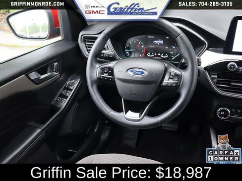 Used 2021 Ford Escape SE w/ Convenience Package FWD image 18