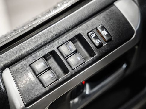 Used 2016 Toyota 4Runner SR5 image 35