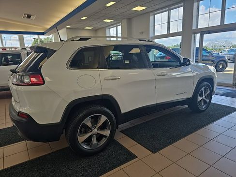 Used 2019 Jeep Cherokee Limited AWD/4WD image 8