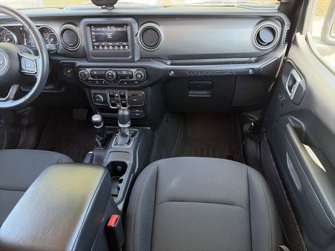 Used 2022 Jeep Wrangler Unlimited Sport image 17
