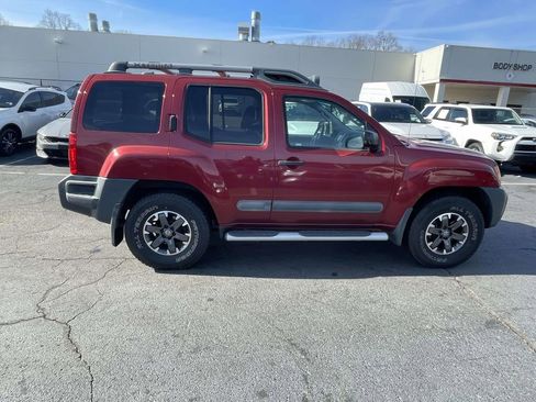 Used 2015 Nissan Xterra PRO-4X w/ Pro-4x Leather Package image 11