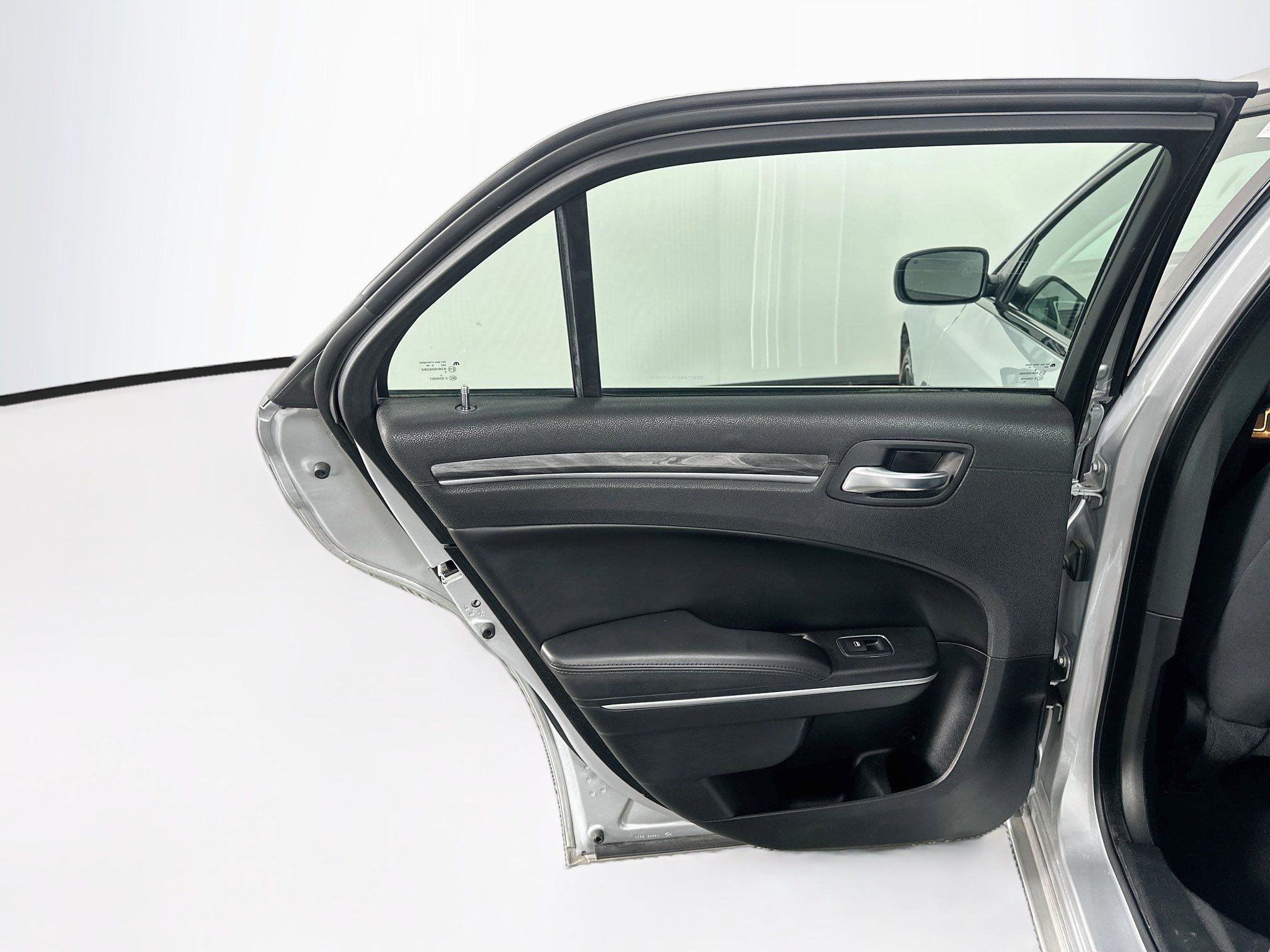 Used 2020 Chrysler 300 Touring w/ Sport Appearance Package RWD image 26
