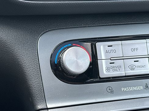 Certified 2022 Hyundai Kona SEL w/ Convenience Package image 27