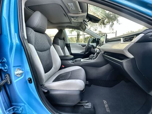 Used 2019 Toyota RAV4 XLE image 14