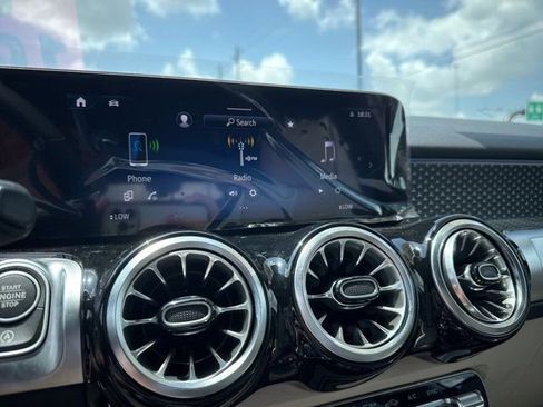 New 2025 Mercedes-Benz GLB 250 image 16