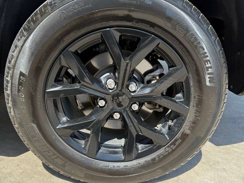 Used 2024 Jeep Grand Cherokee Altitude RWD image 26