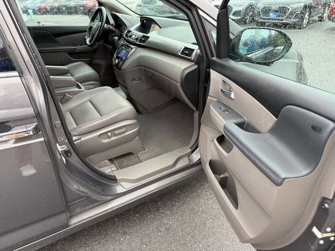 Used 2017 Honda Odyssey Touring image 8