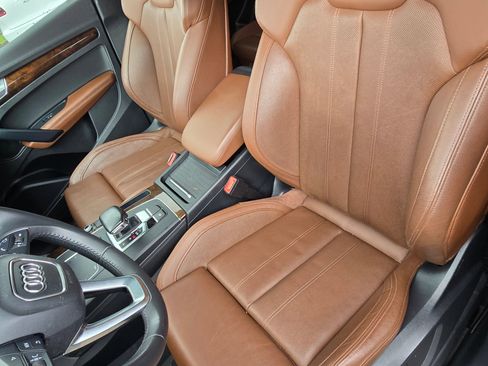 Used 2019 Audi Q5 Prestige w/ Prestige Package image 23