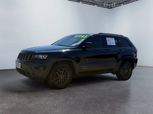 Used 2016 Jeep Grand Cherokee Laredo 75th Anniversary AWD/4WD image 7