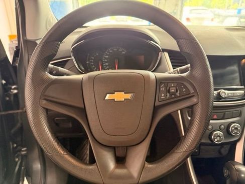 Used 2019 Chevrolet Trax LS FWD image 12