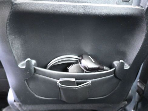 Used 2020 Chrysler Pacifica Touring-L image 40